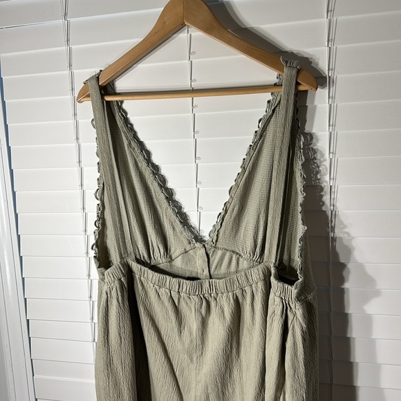 ASOS Design Maternity Jumpsuit in Khaki - Picture 4 of 4
